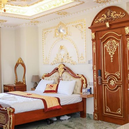 Tri Tam Hotel - Khach San Tri Tam Ben Luc Экстерьер фото