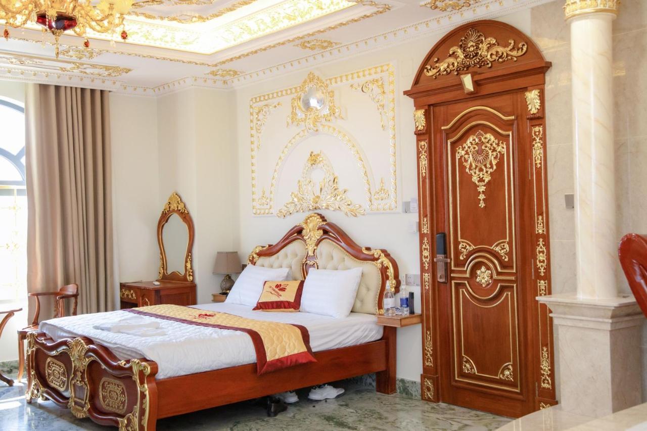 Tri Tam Hotel - Khach San Tri Tam Ben Luc Экстерьер фото