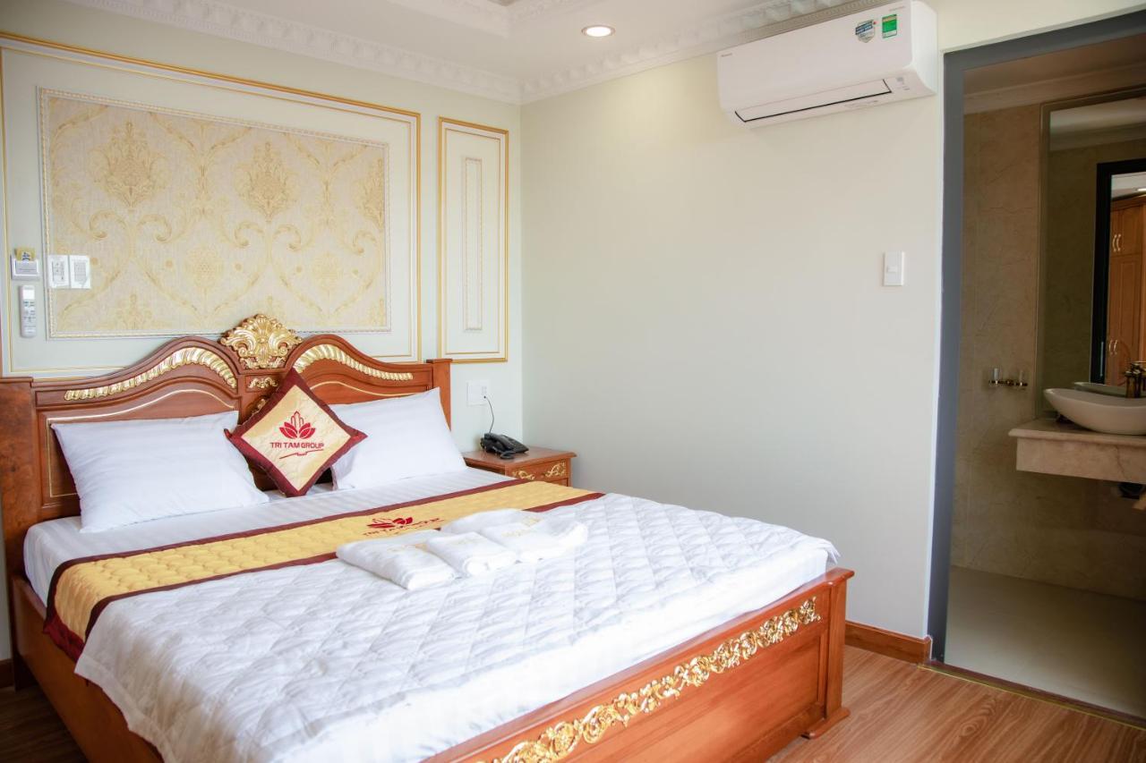 Tri Tam Hotel - Khach San Tri Tam Ben Luc Экстерьер фото