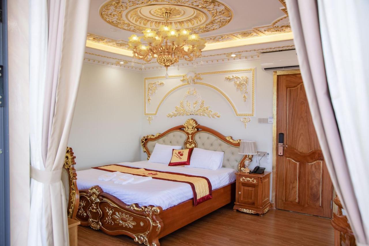 Tri Tam Hotel - Khach San Tri Tam Ben Luc Экстерьер фото
