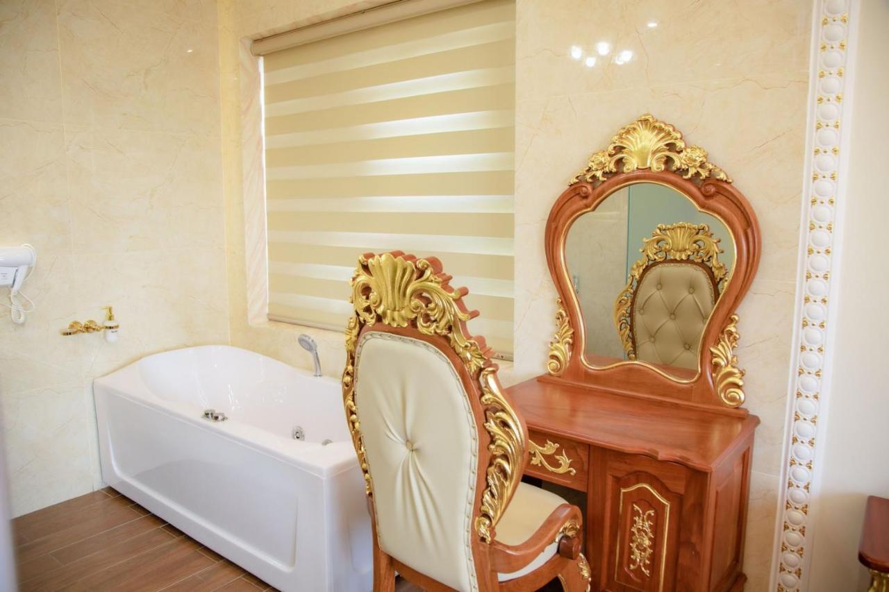 Tri Tam Hotel - Khach San Tri Tam Ben Luc Экстерьер фото