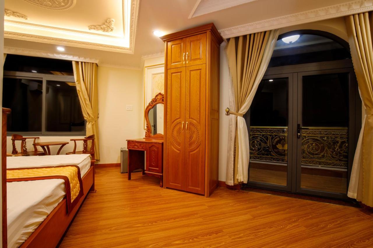 Tri Tam Hotel - Khach San Tri Tam Ben Luc Экстерьер фото