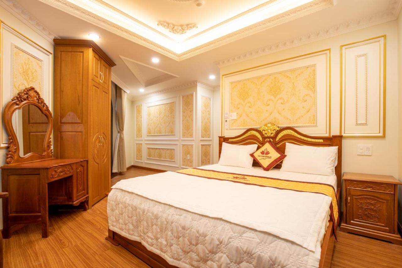 Tri Tam Hotel - Khach San Tri Tam Ben Luc Экстерьер фото
